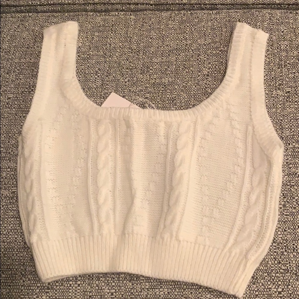 Two Piece Creme Set - Picture 2 of 4
